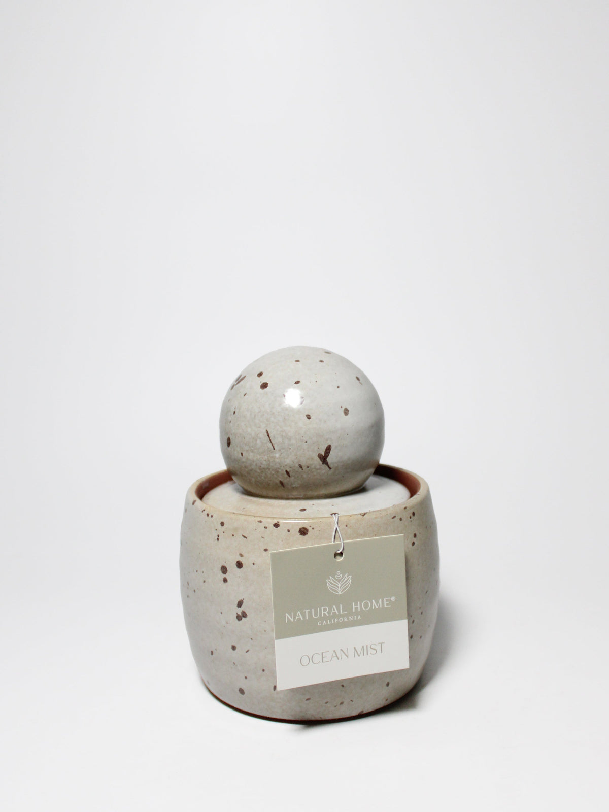 Aromatic Ocean Mist Natural Home 13 oz scented candle