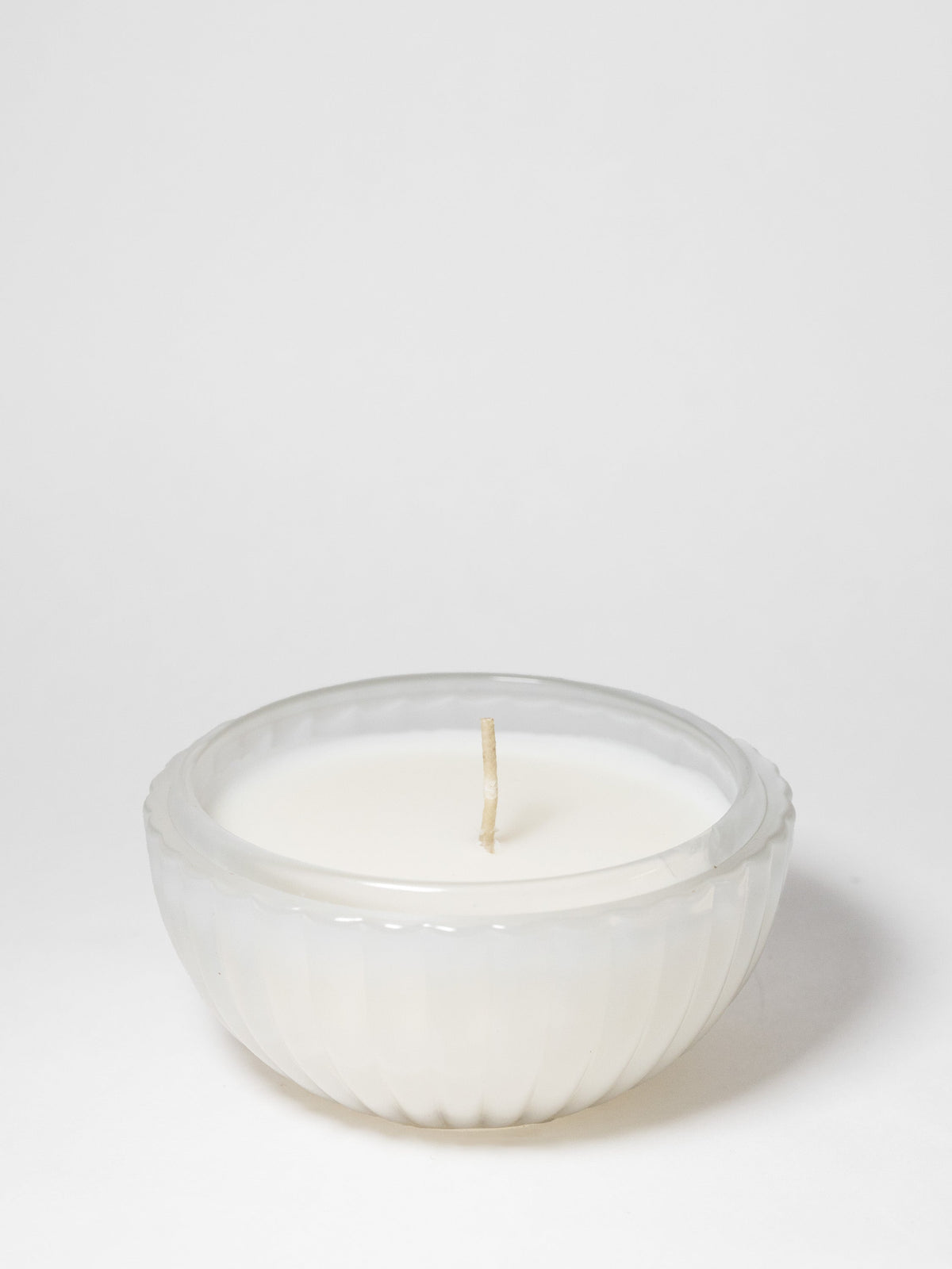 Aromatic Winter White 6 oz scented candle