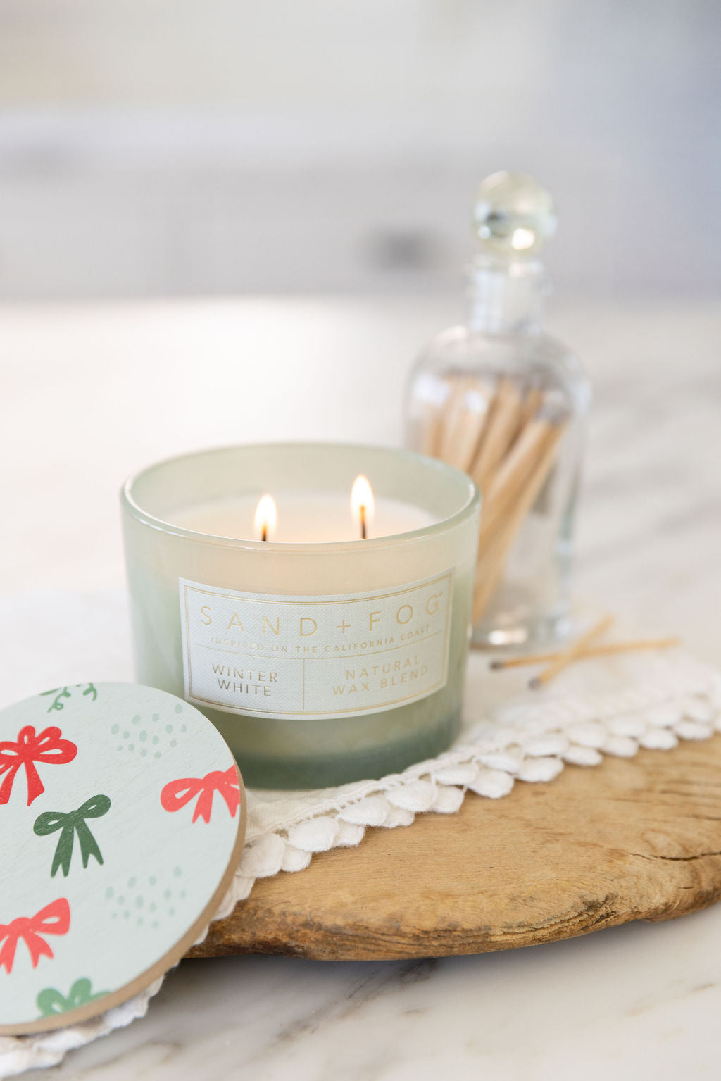Aromatic Winter White 12 oz scented candle