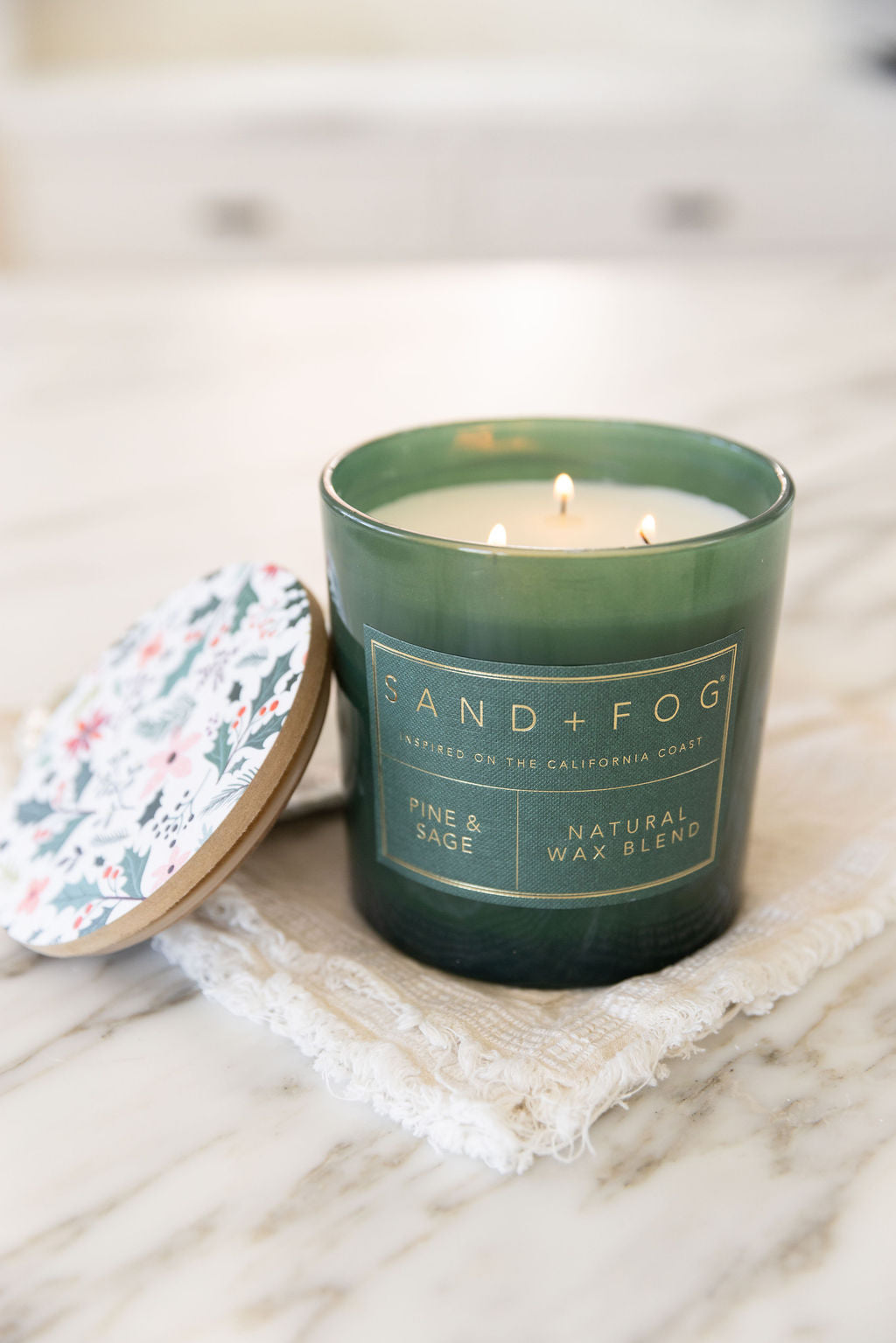 Aromatic Pine & Sage 21 oz scented candle