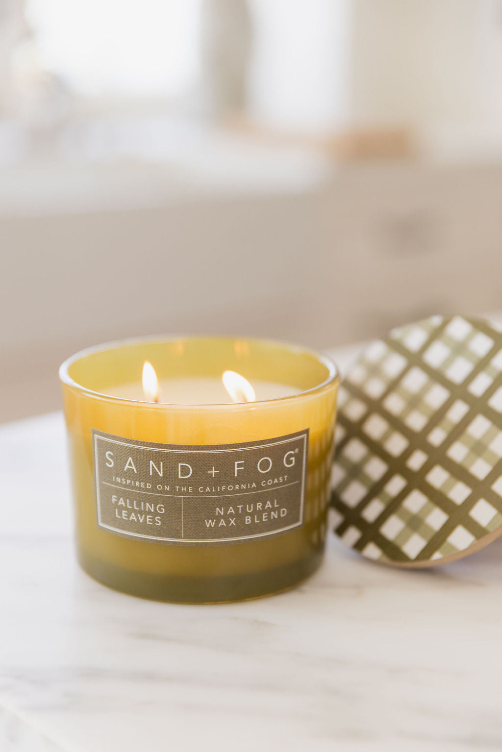 Aromatic Falling Leaves 12 oz scented candle
