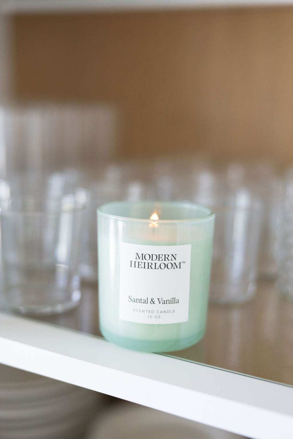 Aromatic Santal & Vanilla 10 oz scented candle