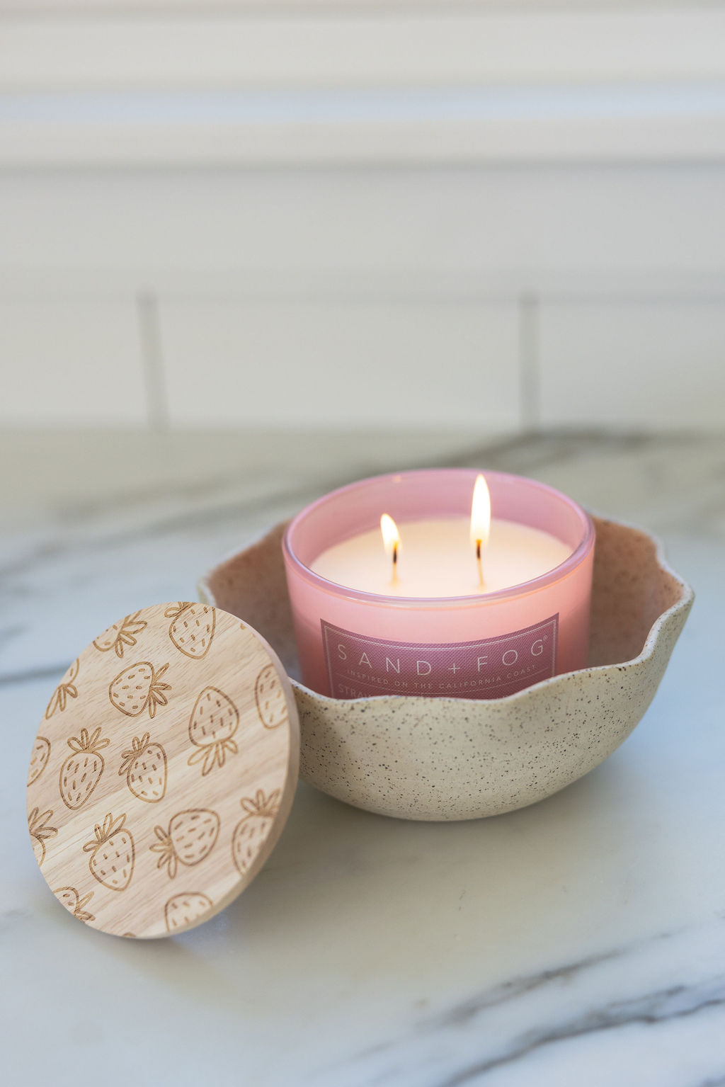 Aromatic Strawberry Spritz 12 oz scented candle