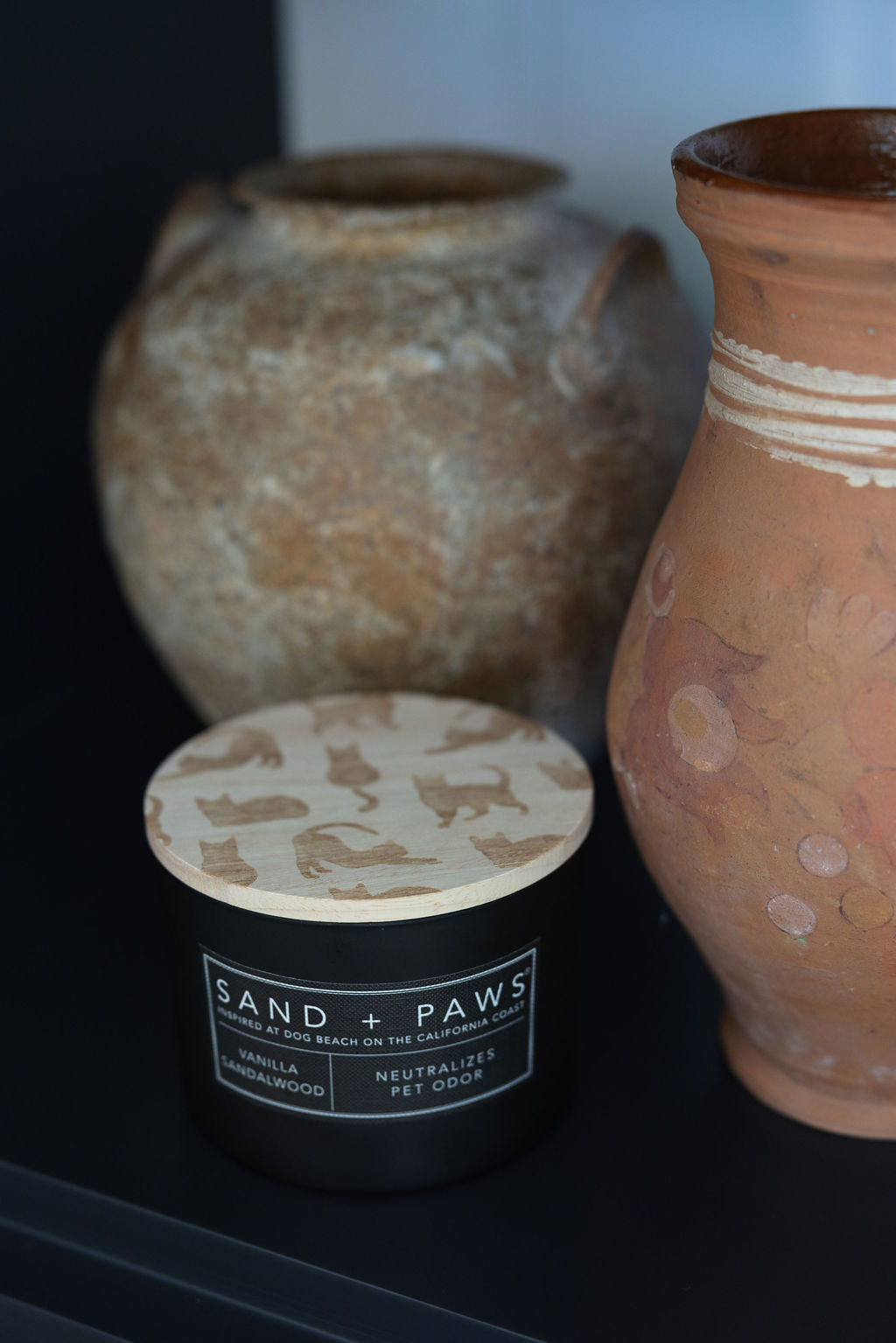 Aromatic Sand + Paws Vanilla Sandalwood 12 oz scented candle